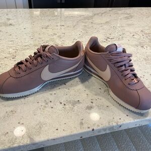 Nike Cortez ‘72 shoes